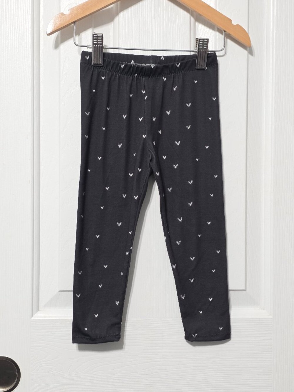 2t black heart leggings